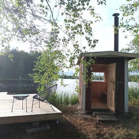 Charmig Gard Med Bastu, Strandtomt Och Utedusch I Naturskoent Omrade Sveg Buitenkant foto