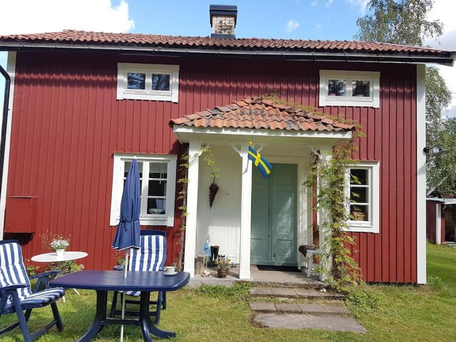 Charmig Gard Med Bastu, Strandtomt Och Utedusch I Naturskoent Omrade Sveg Buitenkant foto